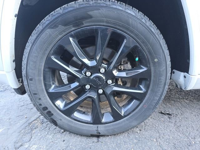 Used 2021 Jeep Grand Cherokee Laredo X image 28