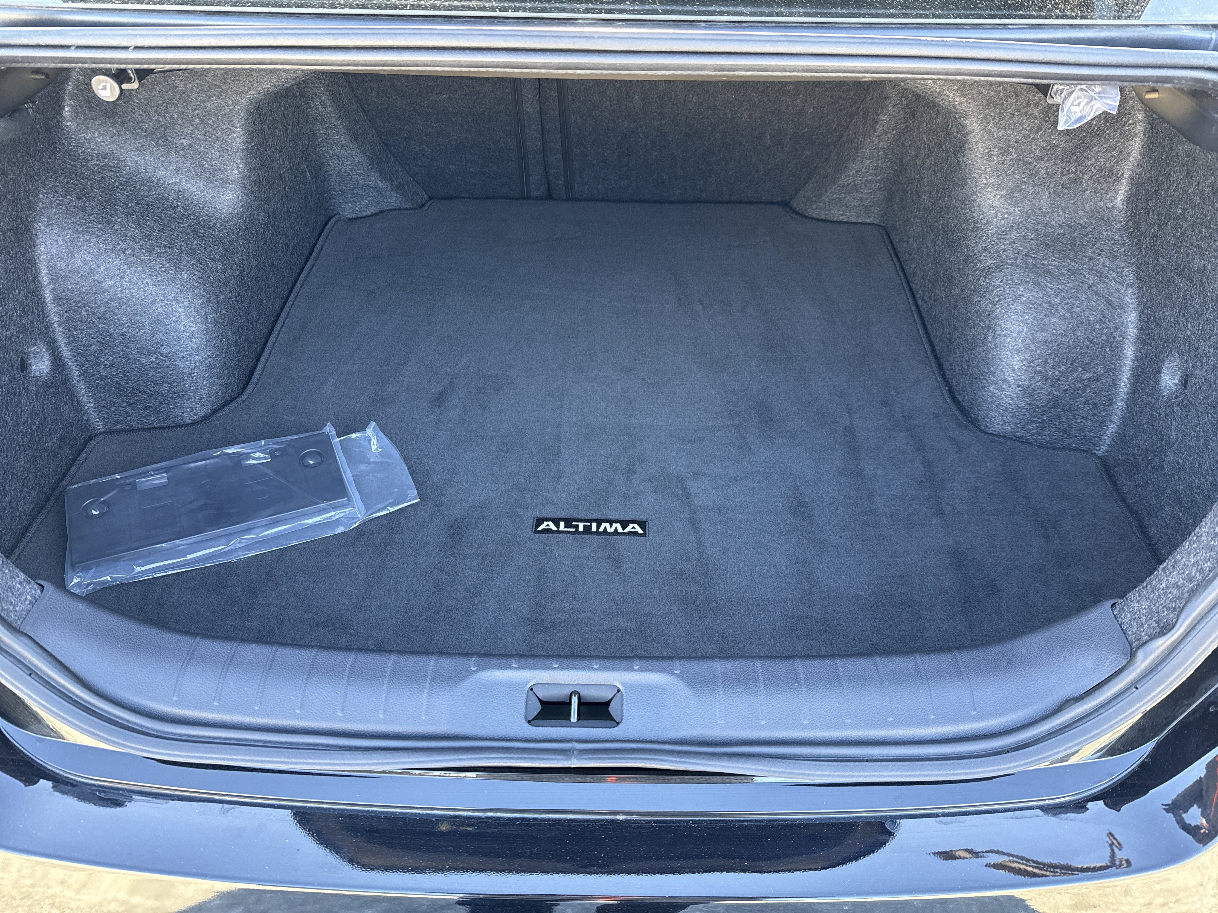 Used 2024 Nissan Altima 2.5 S image 5