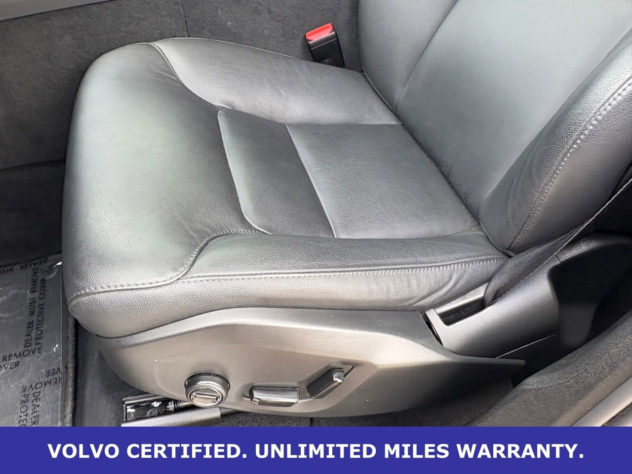 Certified 2025 Volvo XC60 B5 Core AWD/4WD image 29