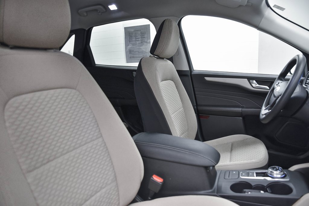 Used 2021 Ford Escape SE image 15