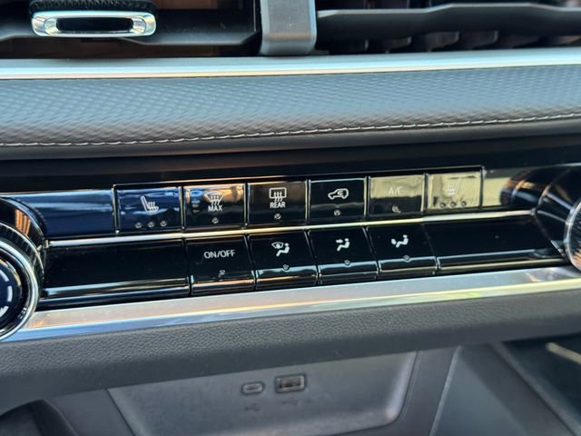 Used 2026 Chevrolet Equinox LT image 16