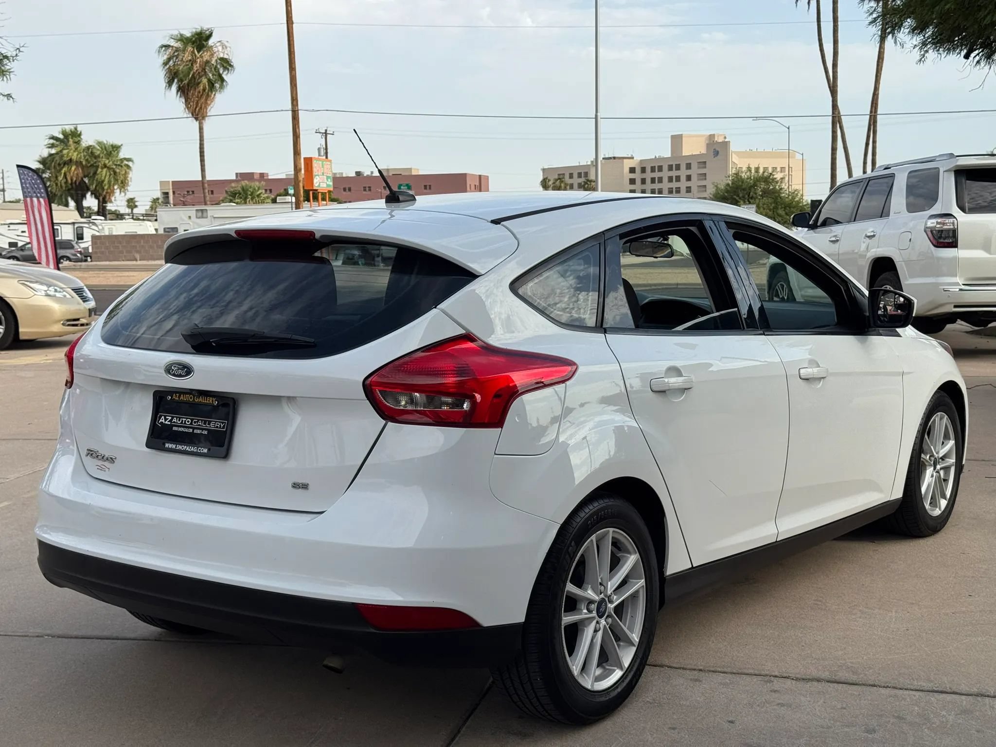 Used 2018 Ford Focus SE FWD image 6