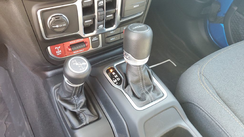 Used 2025 Jeep Gladiator Sport AWD/4WD image 25