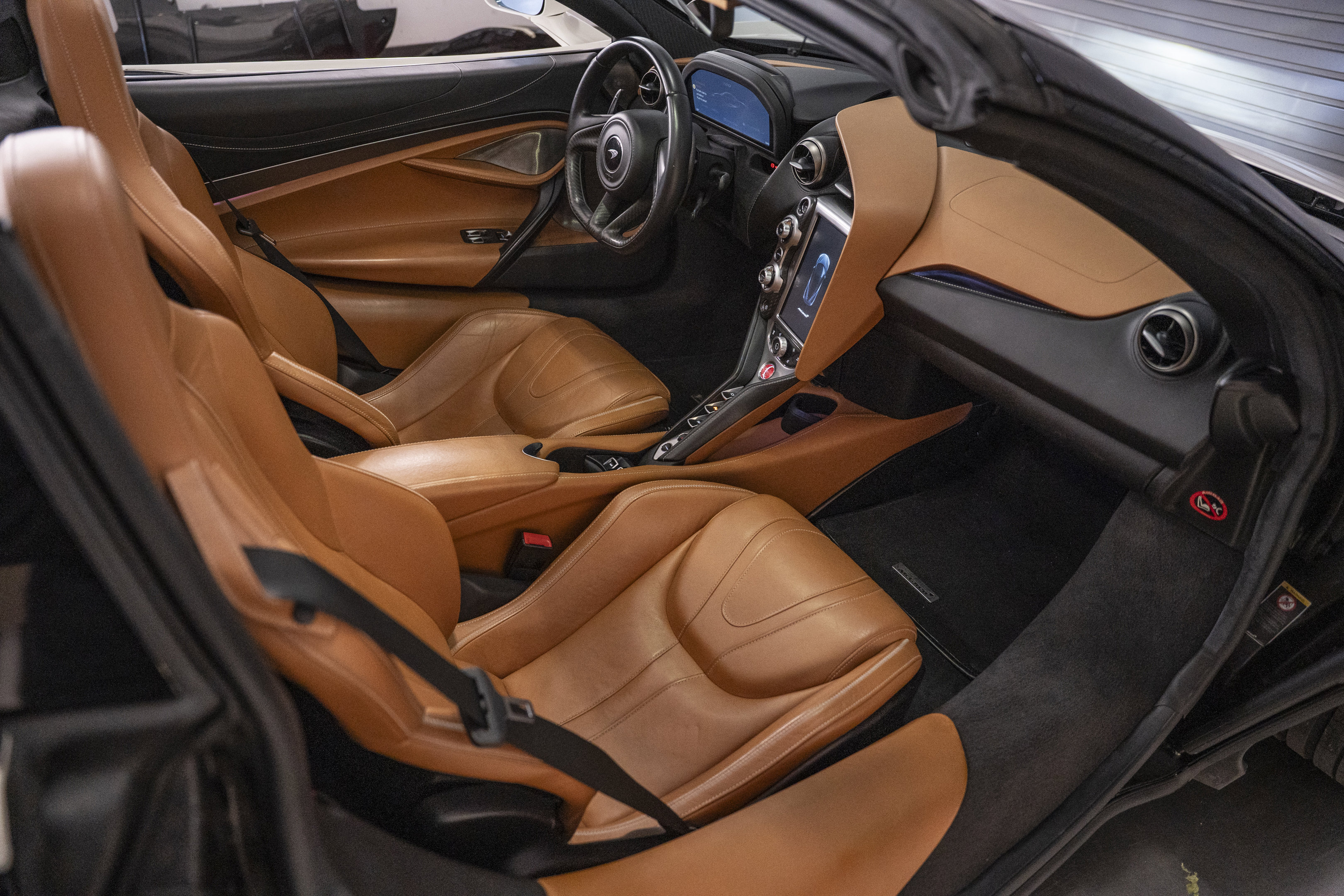 Used 2020 McLaren 720S Spider image 35