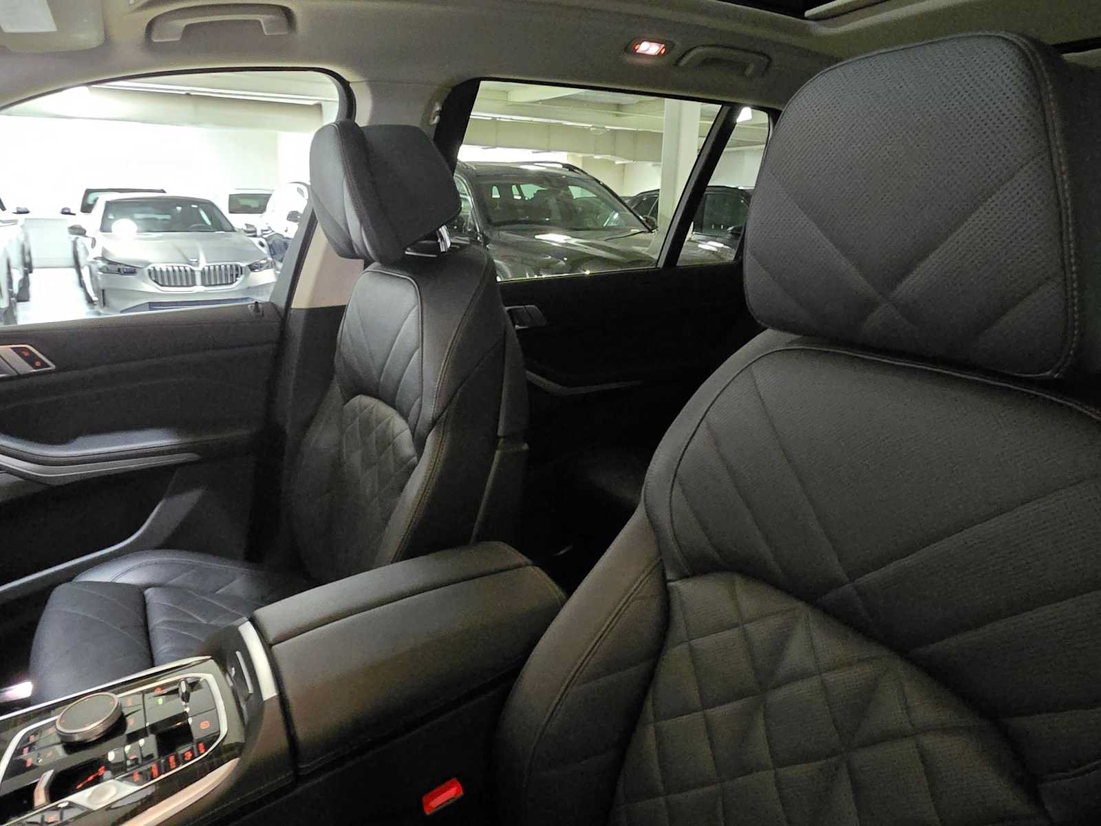 Used 2025 BMW X7 xDrive40i AWD/4WD image 22