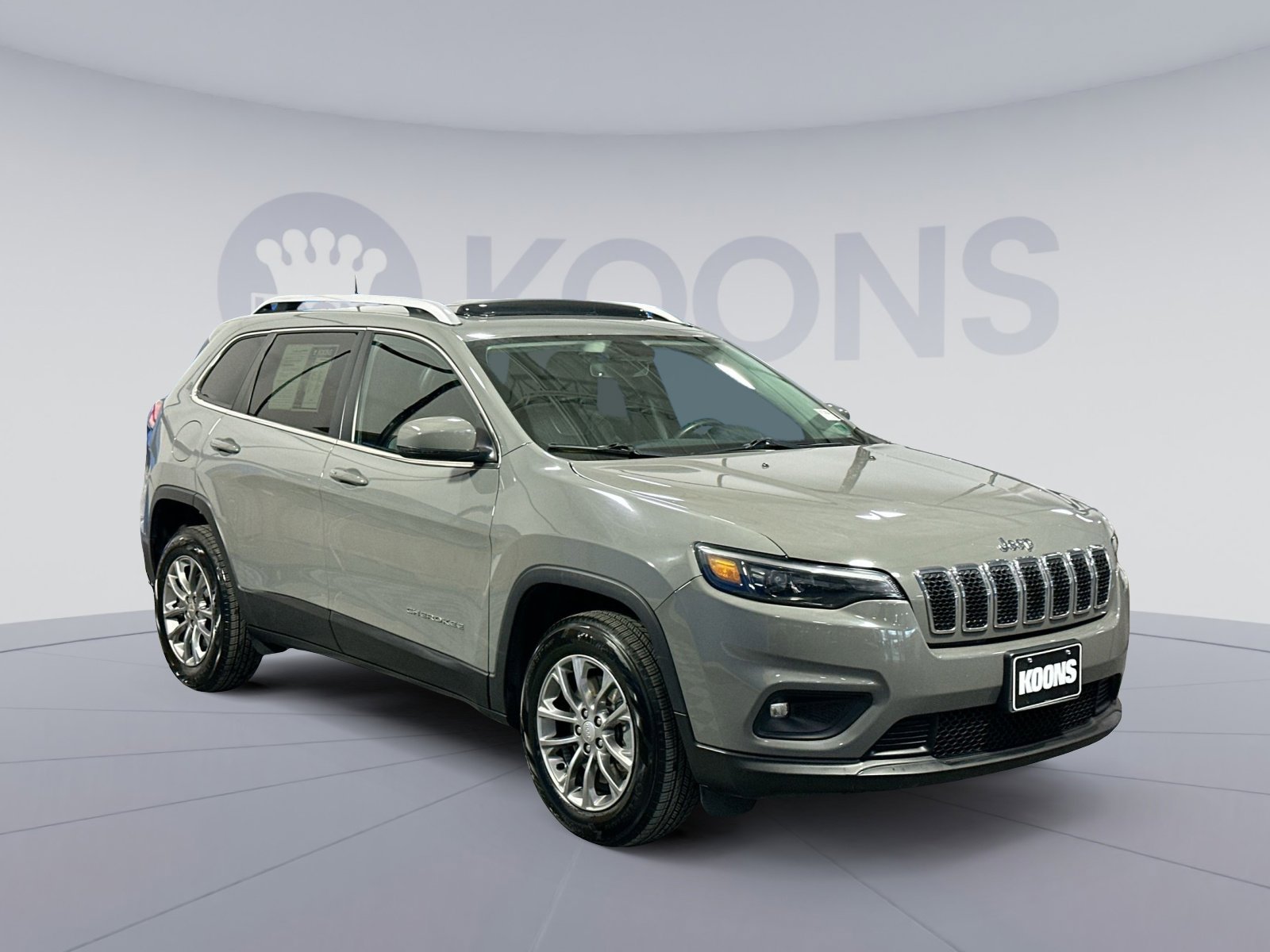 Used 2019 Jeep Cherokee Latitude Plus w/ Comfort/Convenience Group image 10