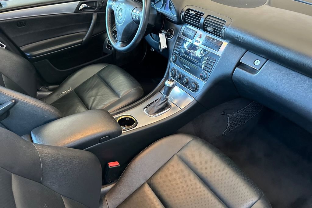 Used 2006 Mercedes-Benz C 230 Sedan image 16