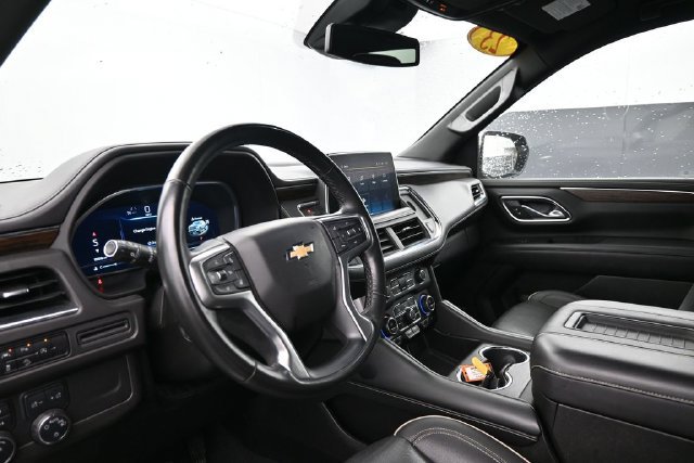Used 2023 Chevrolet Suburban Premier AWD/4WD image 21