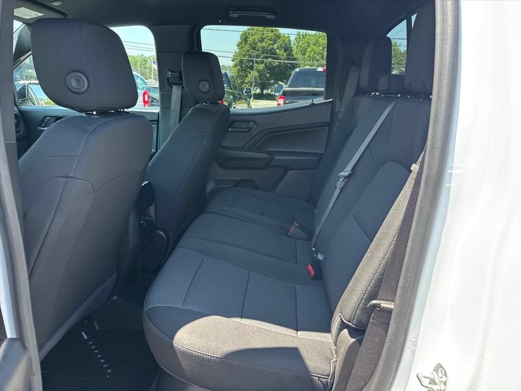 Used 2024 Chevrolet Colorado Trail Boss w/ Technology Package AWD/4WD image 17