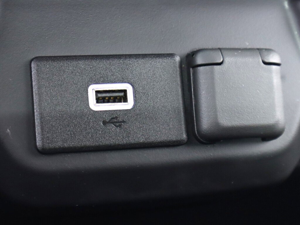 Used 2020 GMC Sierra 1500 4x4 Crew Cab w/ Sierra Value Package image 23