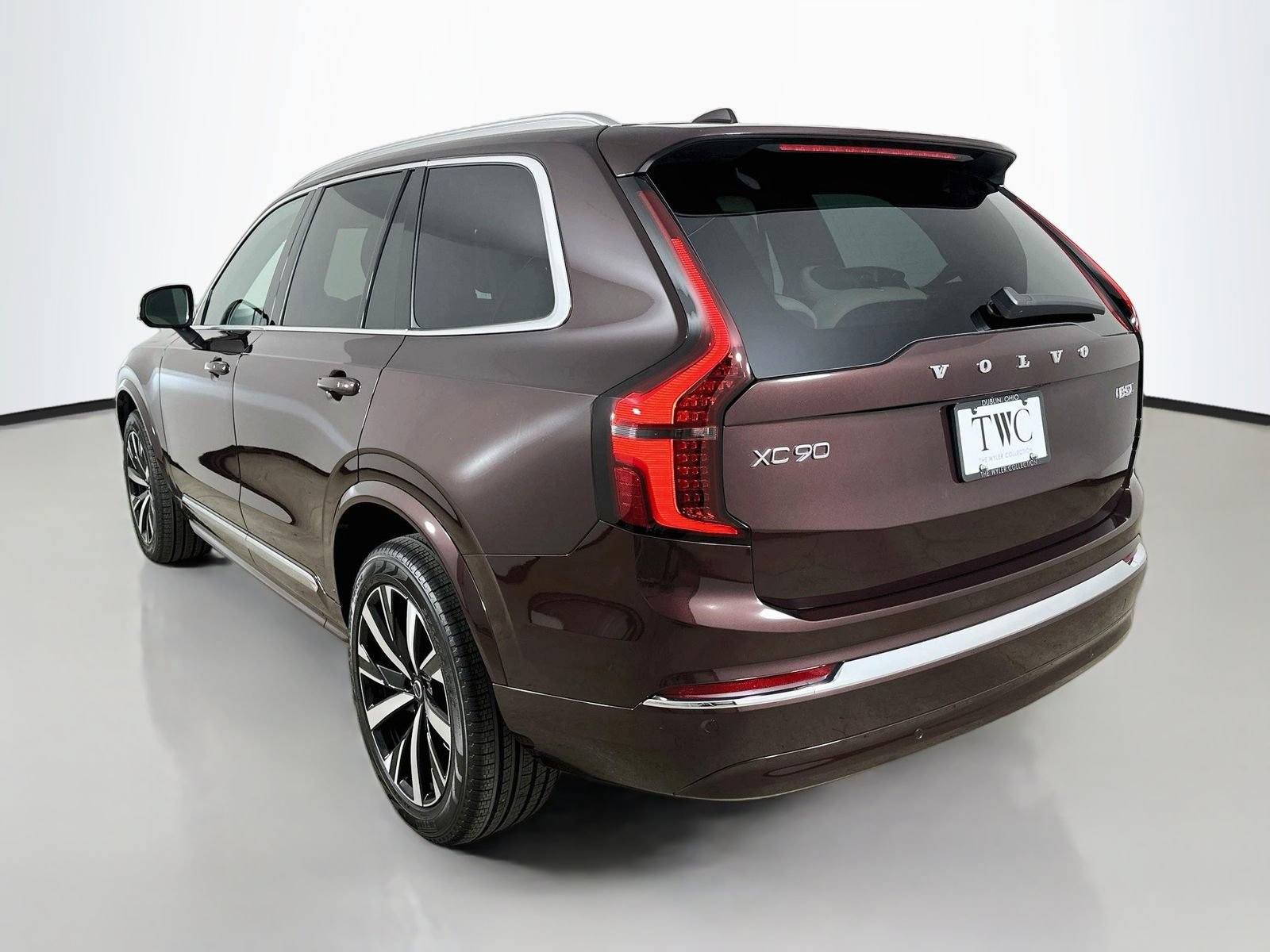 New 2026 Volvo XC90 B5 Core w/ Protection Package AWD/4WD image 7