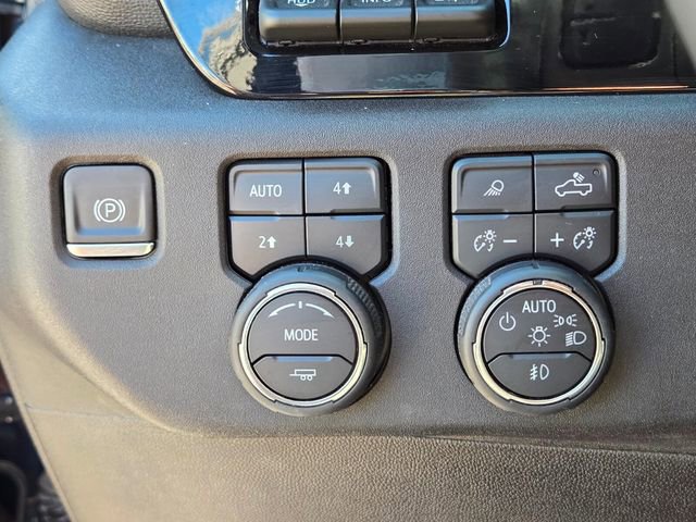 Used 2024 Chevrolet Silverado 2500 ZR2 w/ Technology Package AWD/4WD image 33