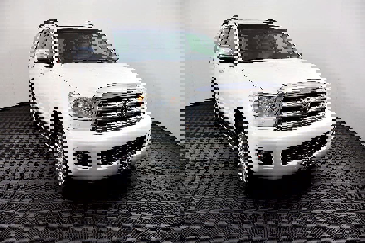 Used 2010 Toyota Sequoia Platinum image 4