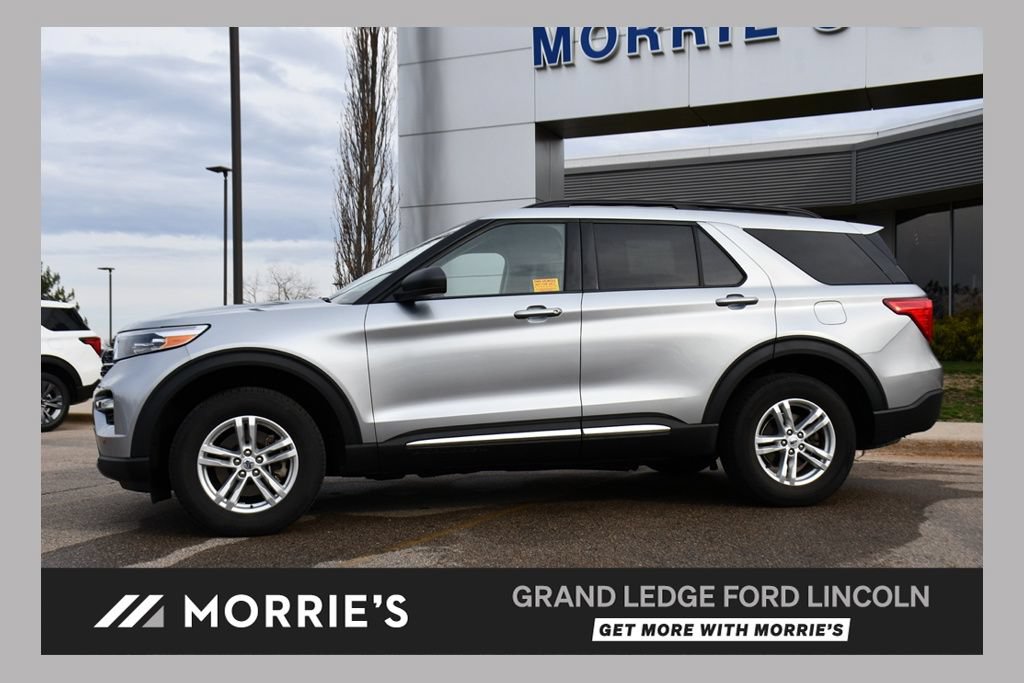 Used 2023 Ford Explorer XLT w/ Equipment Group 202A AWD/4WD image 1