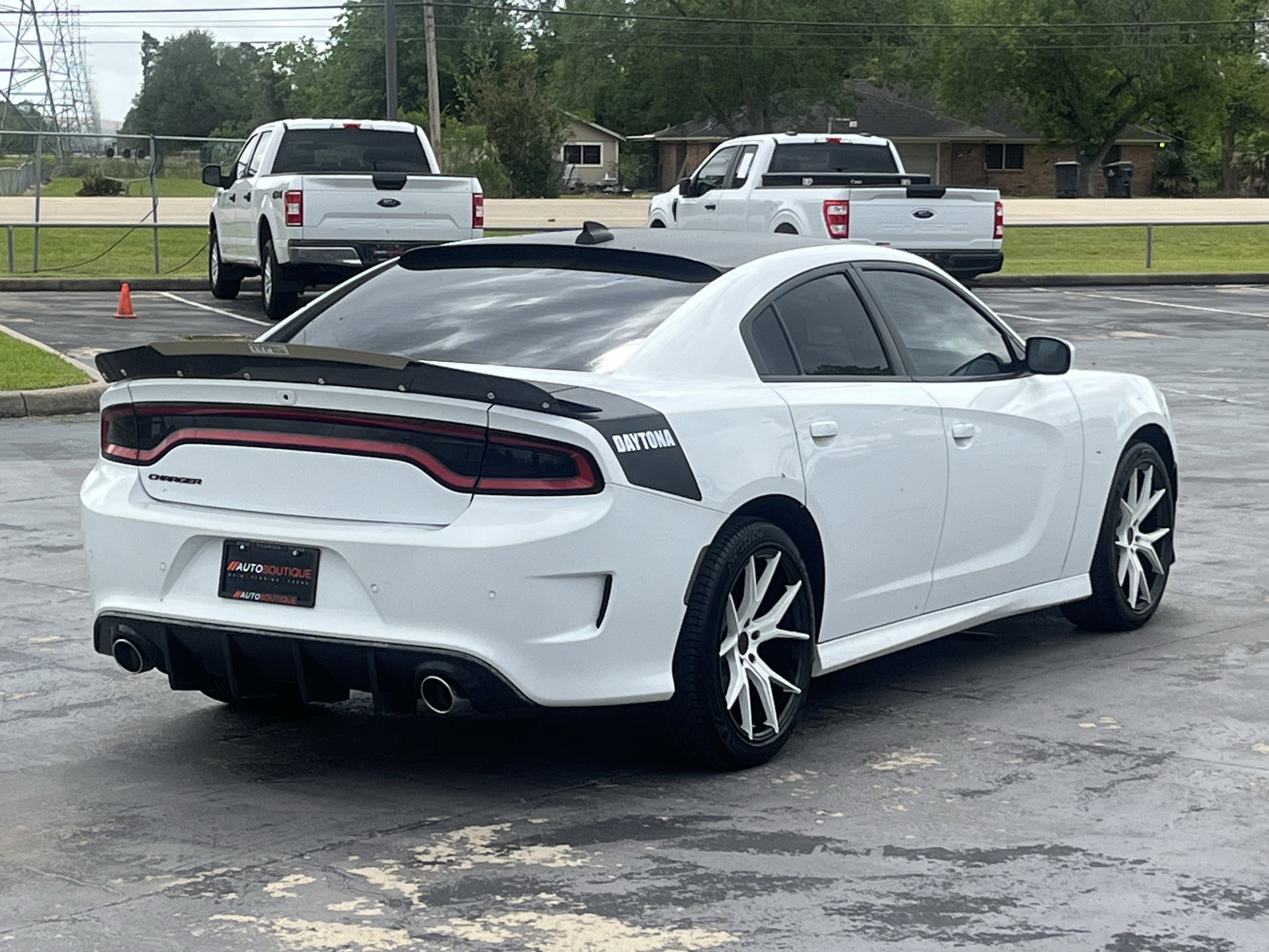 Used 2018 Dodge Charger R/T RWD image 9