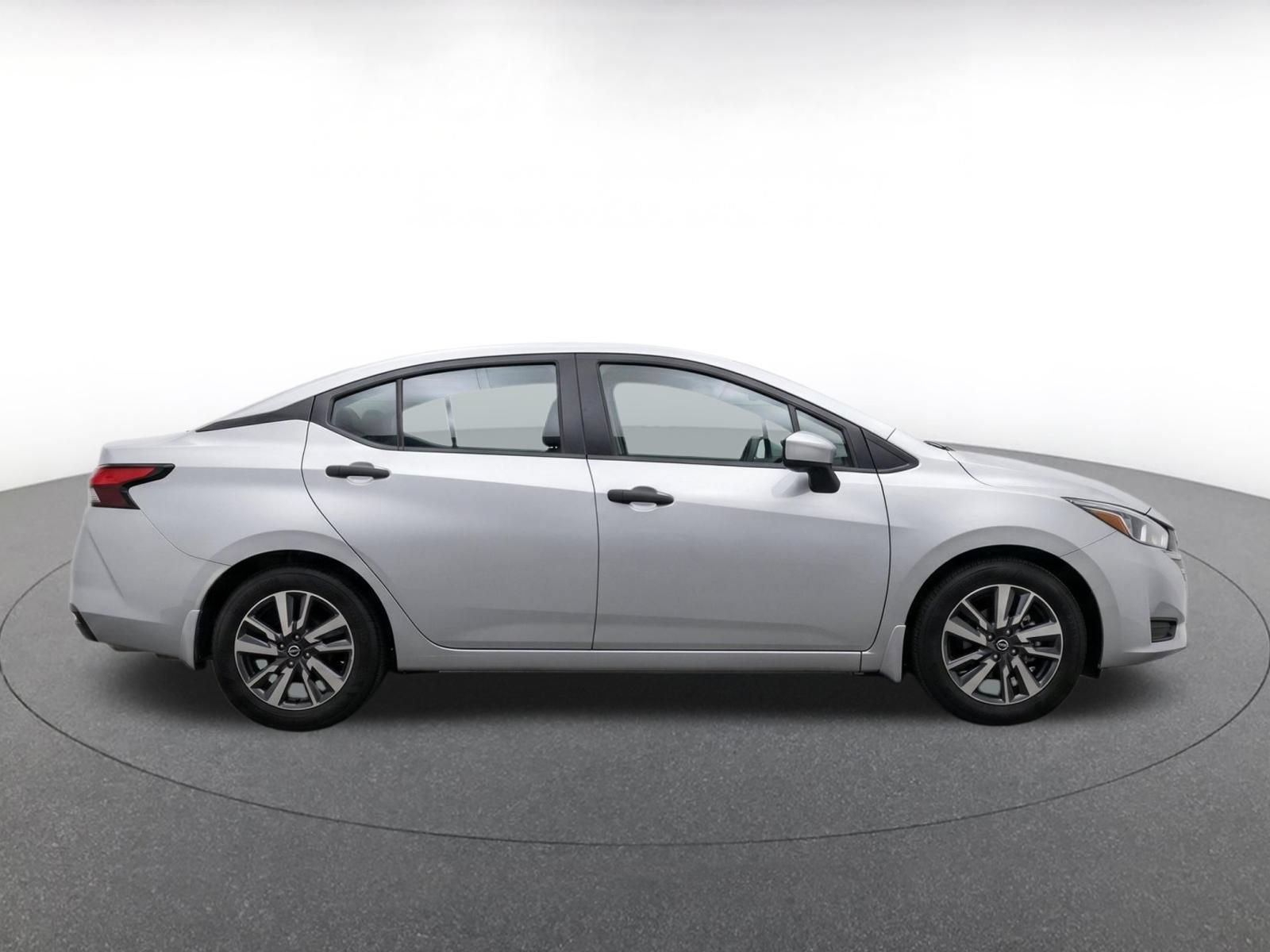 Used 2025 Nissan Versa SV FWD image 9
