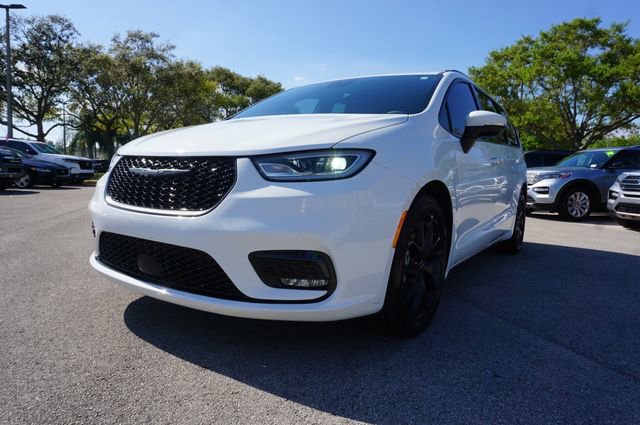 Used 2023 Chrysler Pacifica Touring-L w/ S Appearance Package image 18