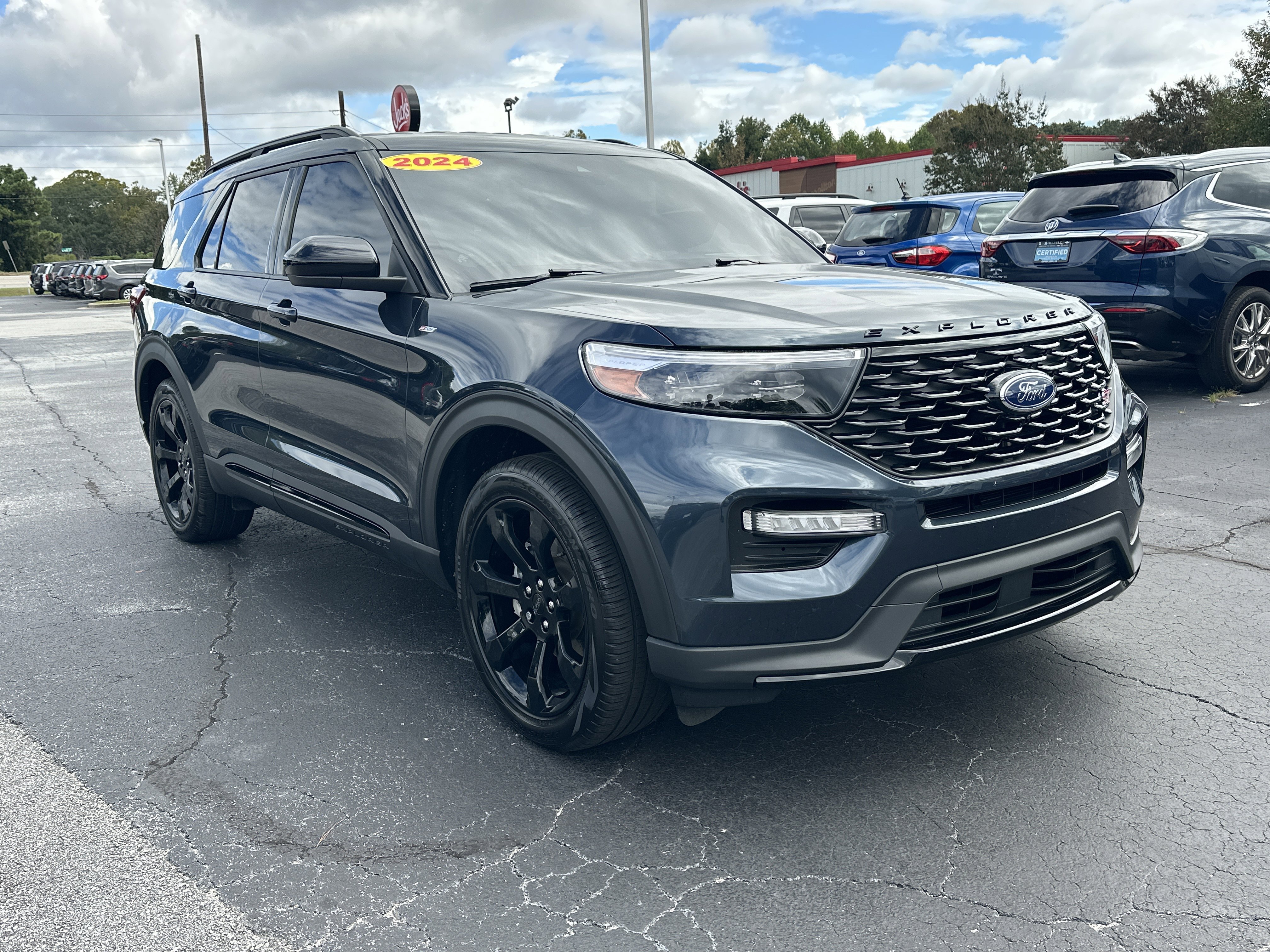 Used 2024 Ford Explorer ST-Line w/ Class IV Trailer Tow Package