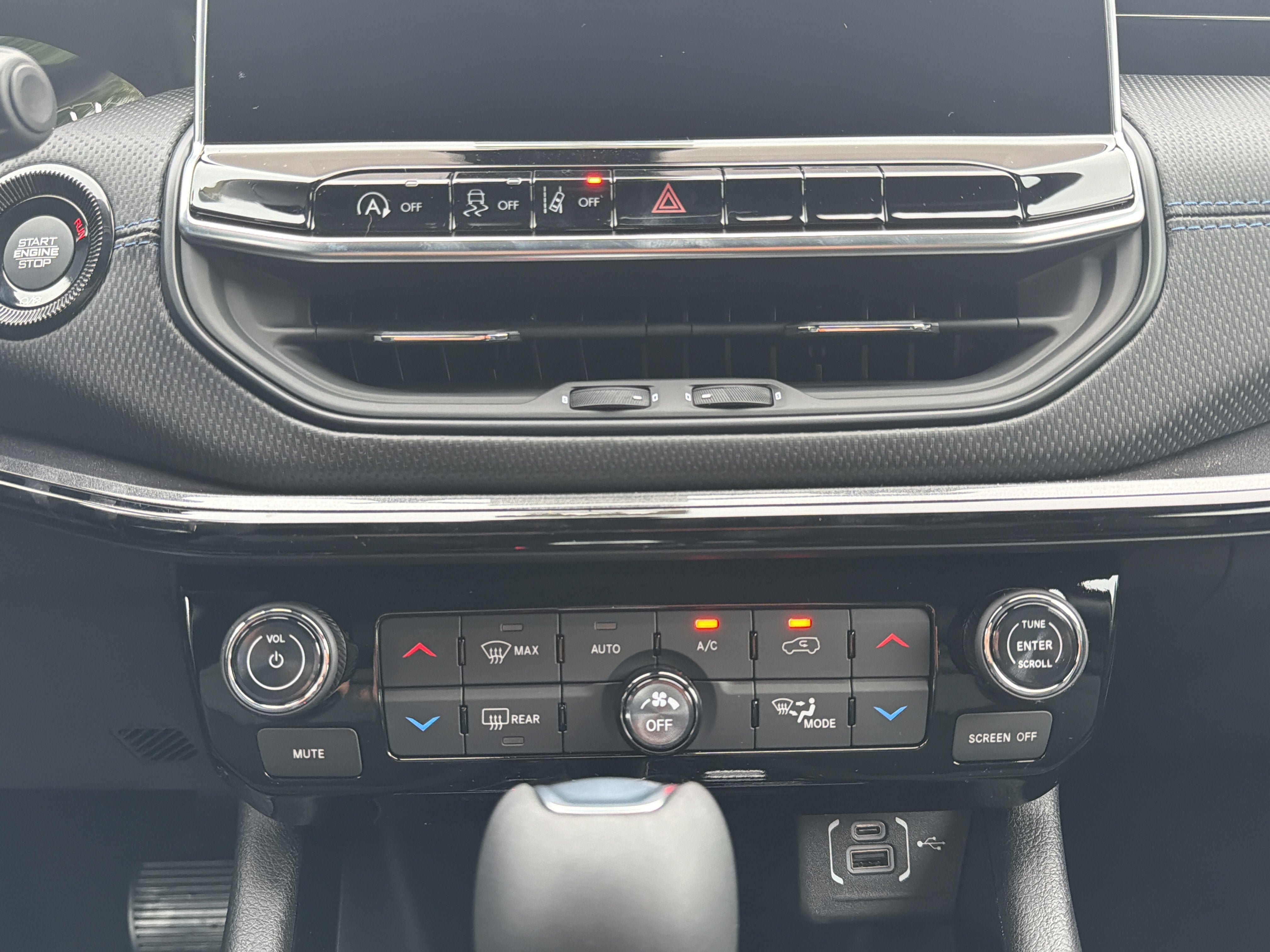 New 2026 Jeep Compass Latitude AWD/4WD image 20