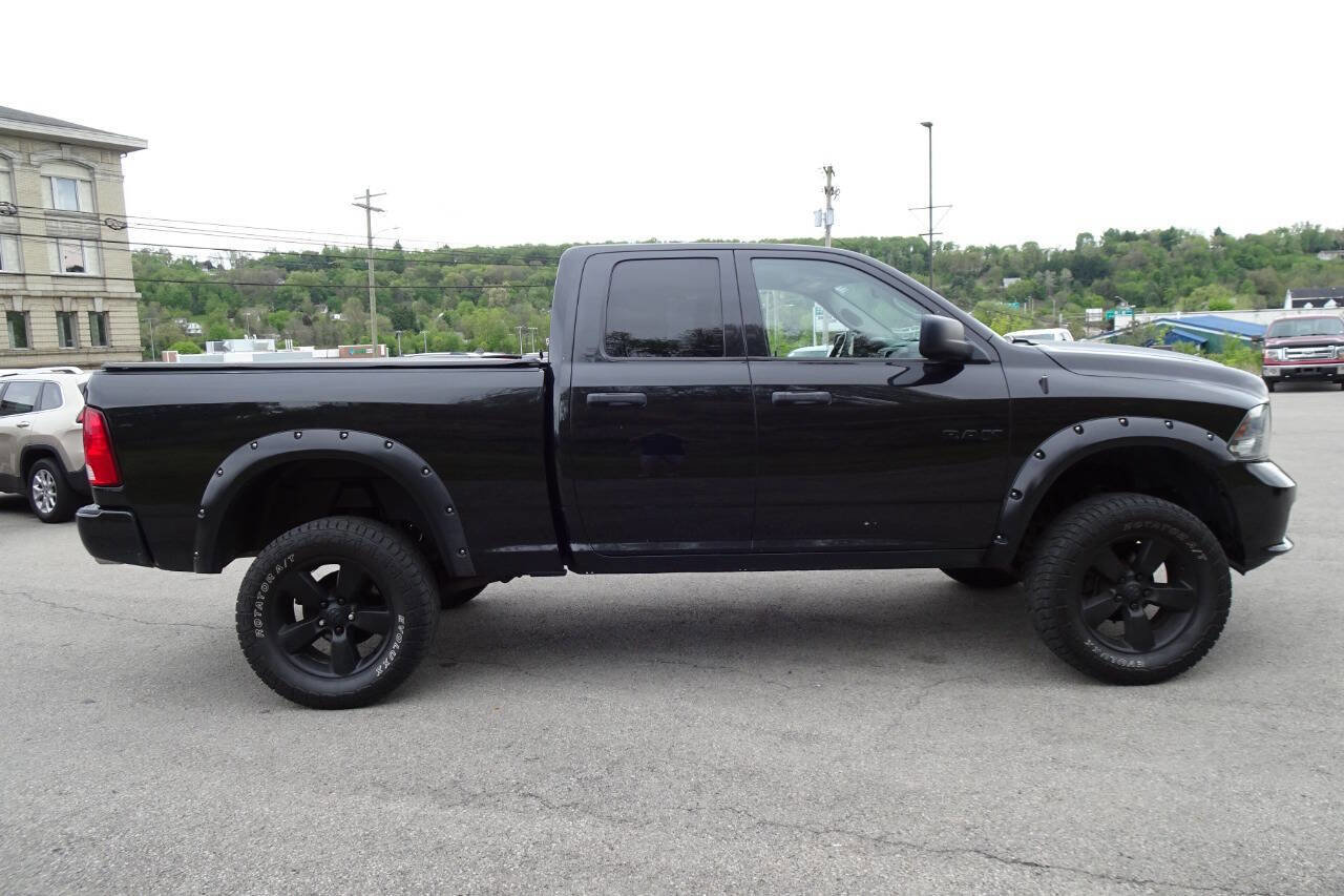 Used 2017 RAM 1500 Express w/ Black Ram 1500 Express Group AWD/4WD image 5
