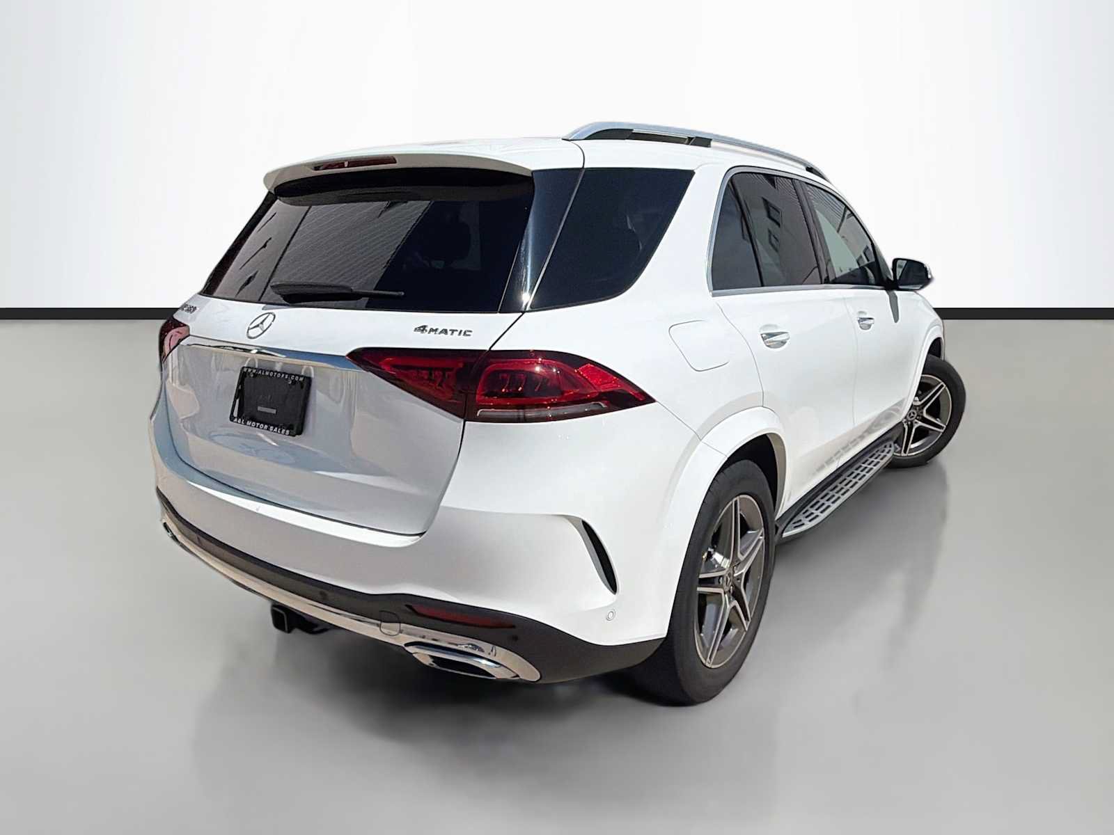 Used 2022 Mercedes-Benz GLE 350 4MATIC image 3