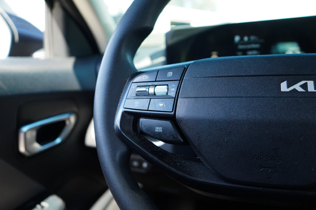 Used 2025 Kia K4 FWD image 32