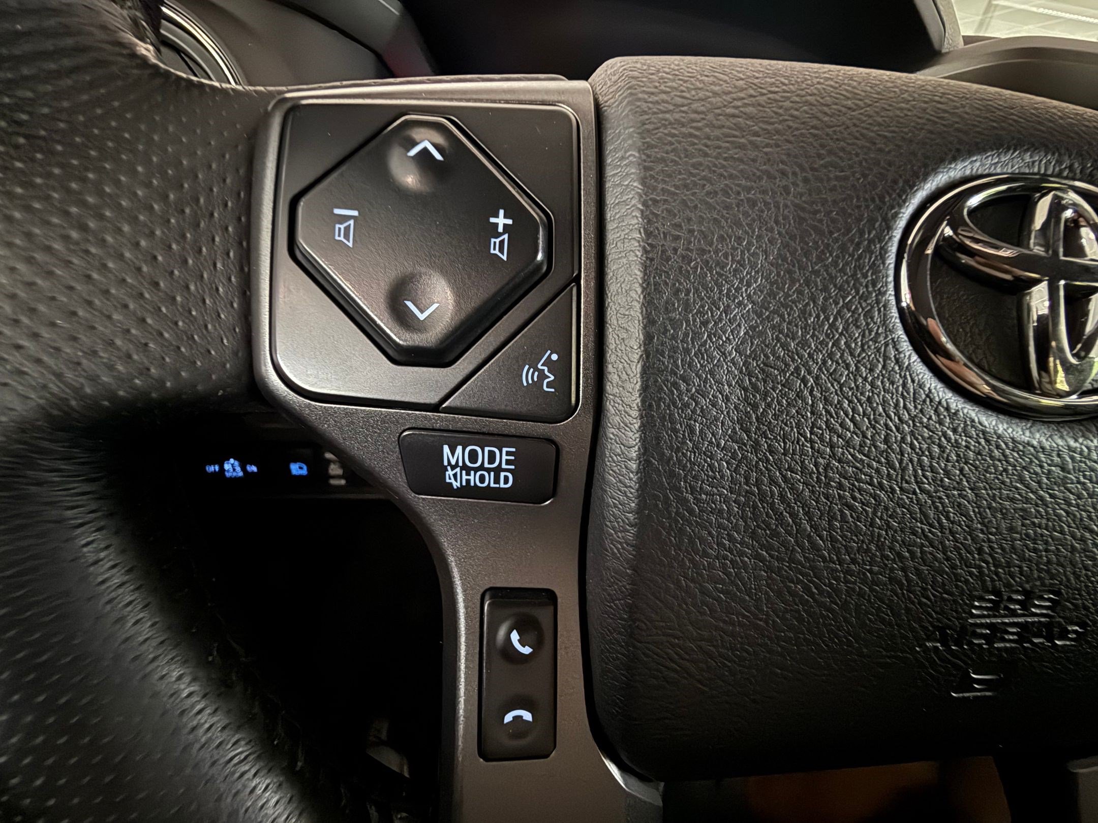 Used 2023 Toyota Tacoma TRD Sport w/ Technology Package RWD image 16