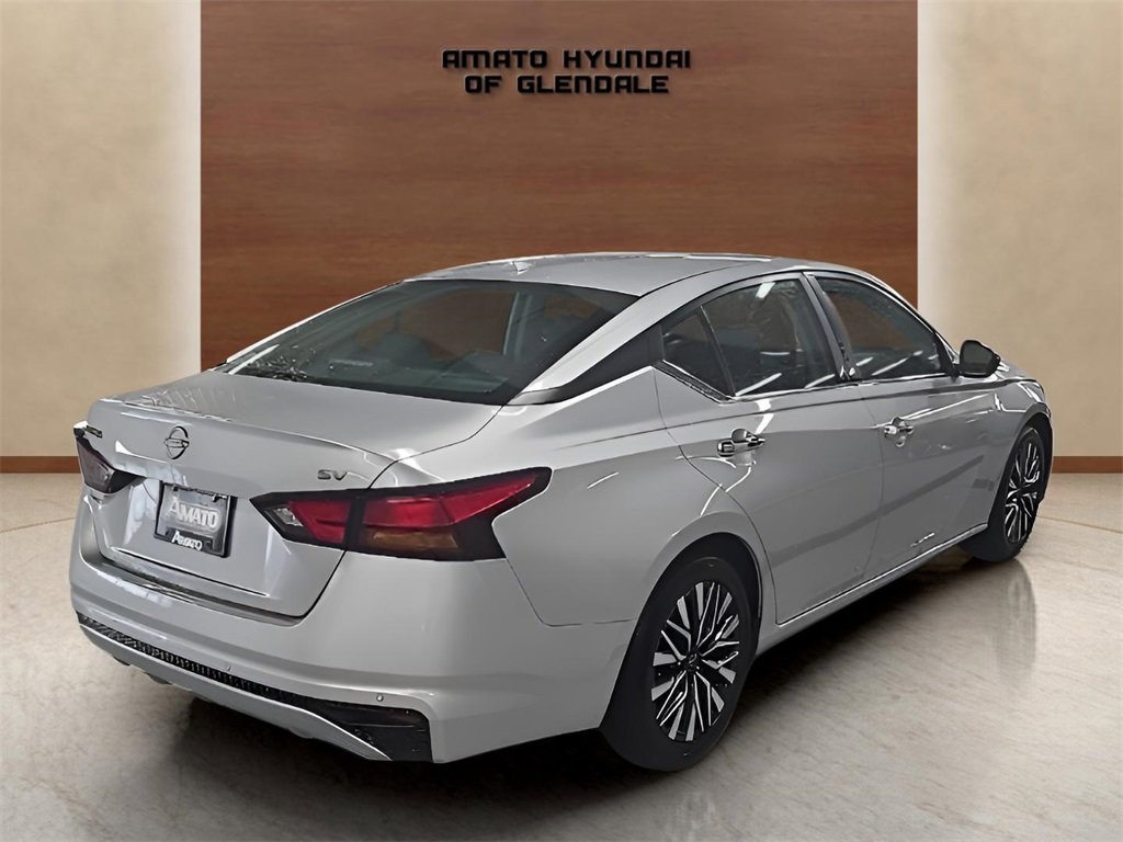 Used 2024 Nissan Altima 2.5 SV image 6