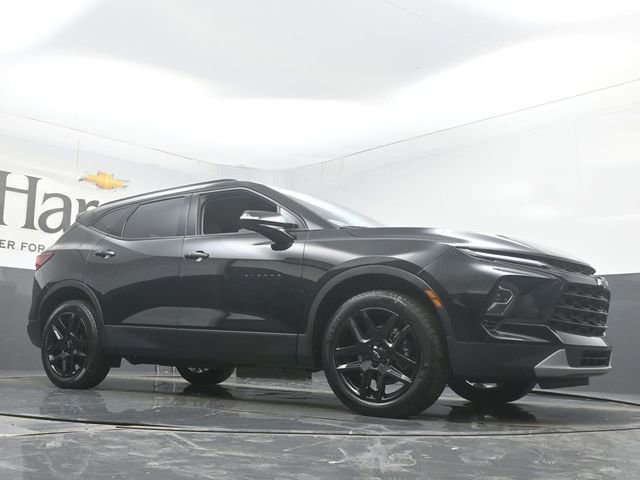 Used 2023 Chevrolet Blazer LT w/ LPO, Black Grille Bar Package image 2