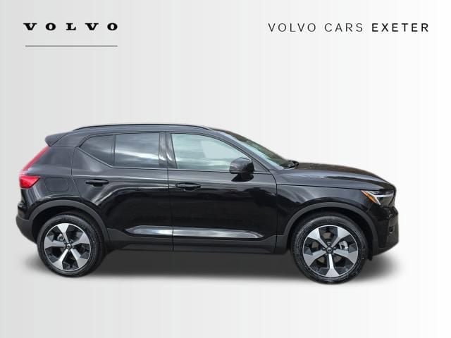 New 2026 Volvo XC40 B5 Plus AWD/4WD image 8