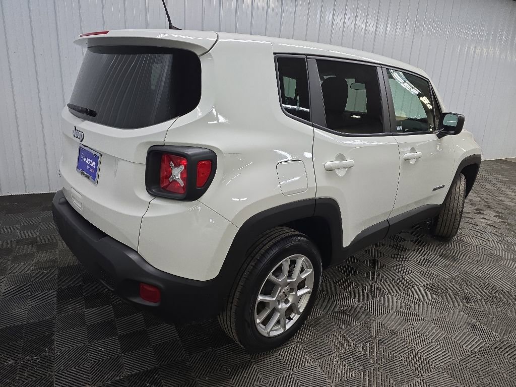 Used 2023 Jeep Renegade Latitude AWD/4WD image 10