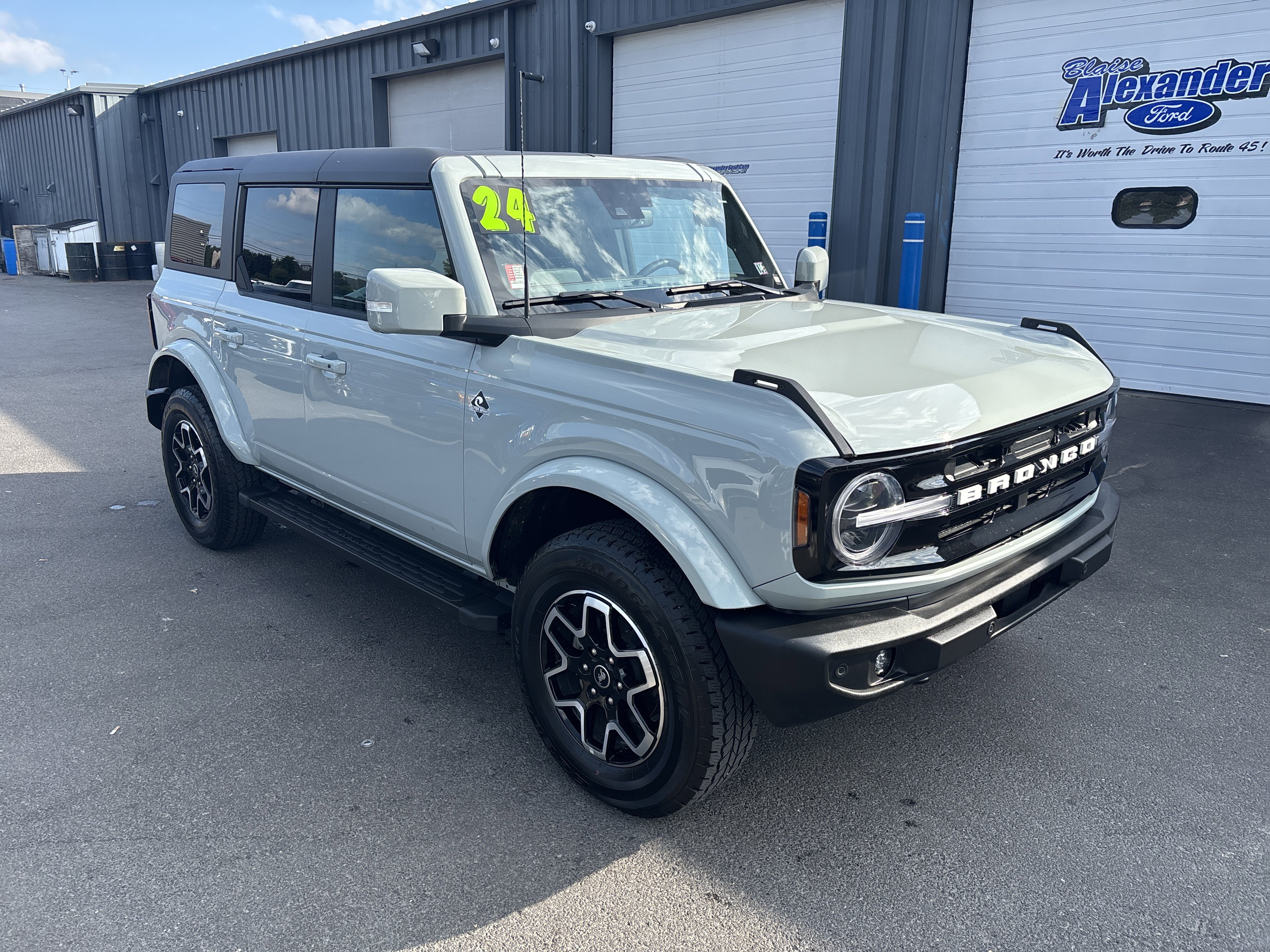 Used 2024 Ford Bronco Outer Banks