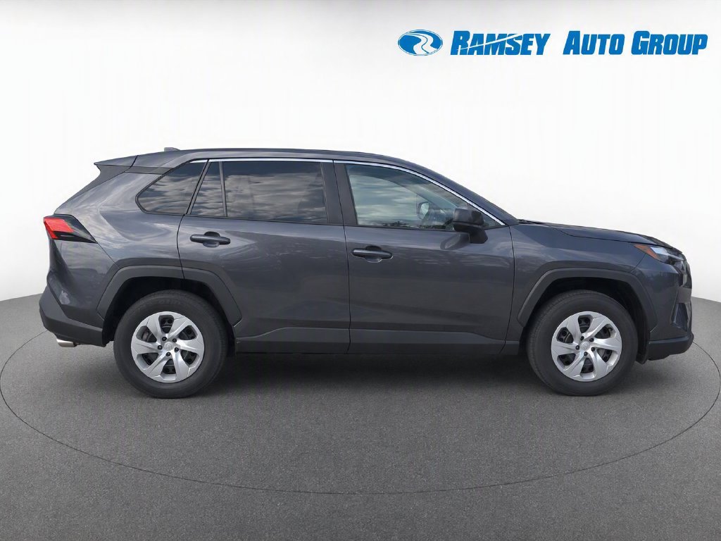 Used 2023 Toyota RAV4 LE AWD/4WD image 8