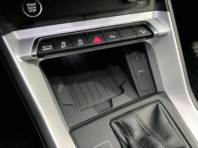 Used 2024 Audi Q3 2.0T Premium w/ Convenience Package AWD/4WD image 26