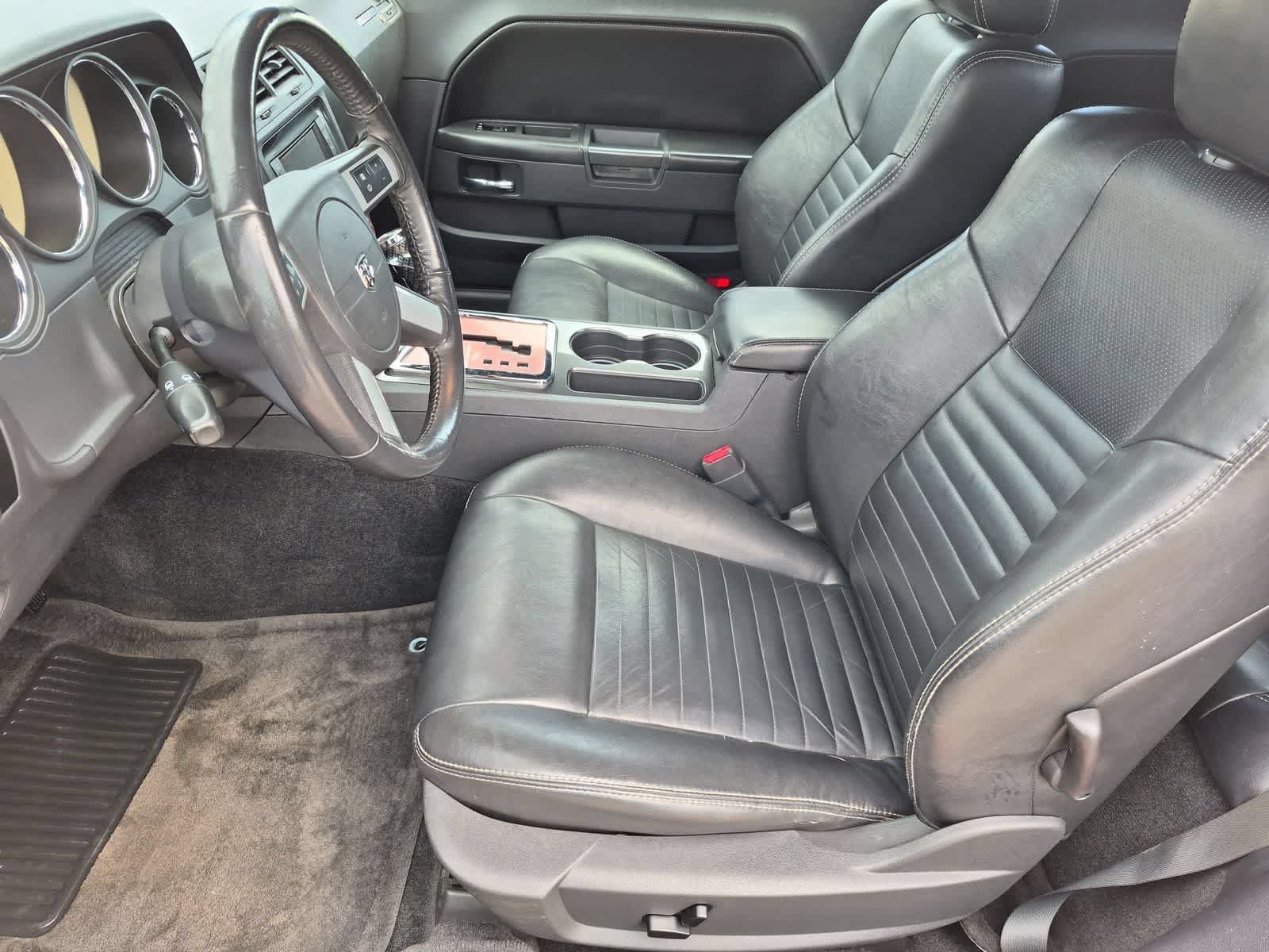 Used 2009 Dodge Challenger R/T RWD image 16
