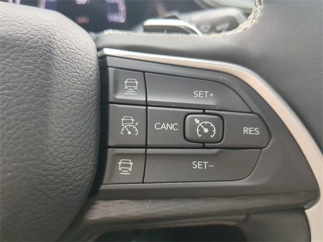 Used 2024 Jeep Grand Cherokee L Altitude image 25