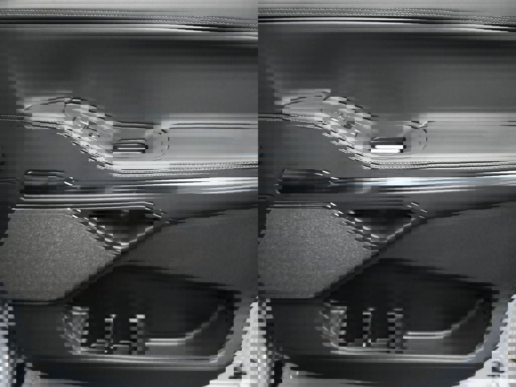 New 2025 Lincoln Navigator L Reserve w/ Jet Appearance Package image 31