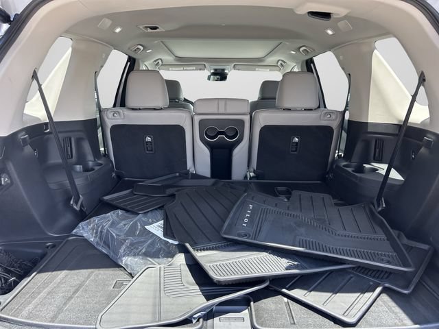 Used 2023 Honda Pilot Touring image 13