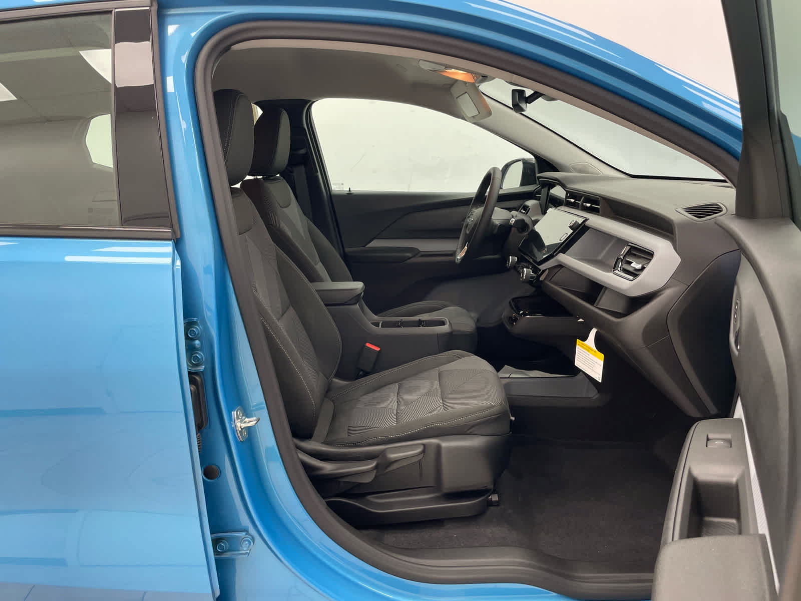 New 2027 Chevrolet Bolt LT w/ Comfort Package FWD image 15