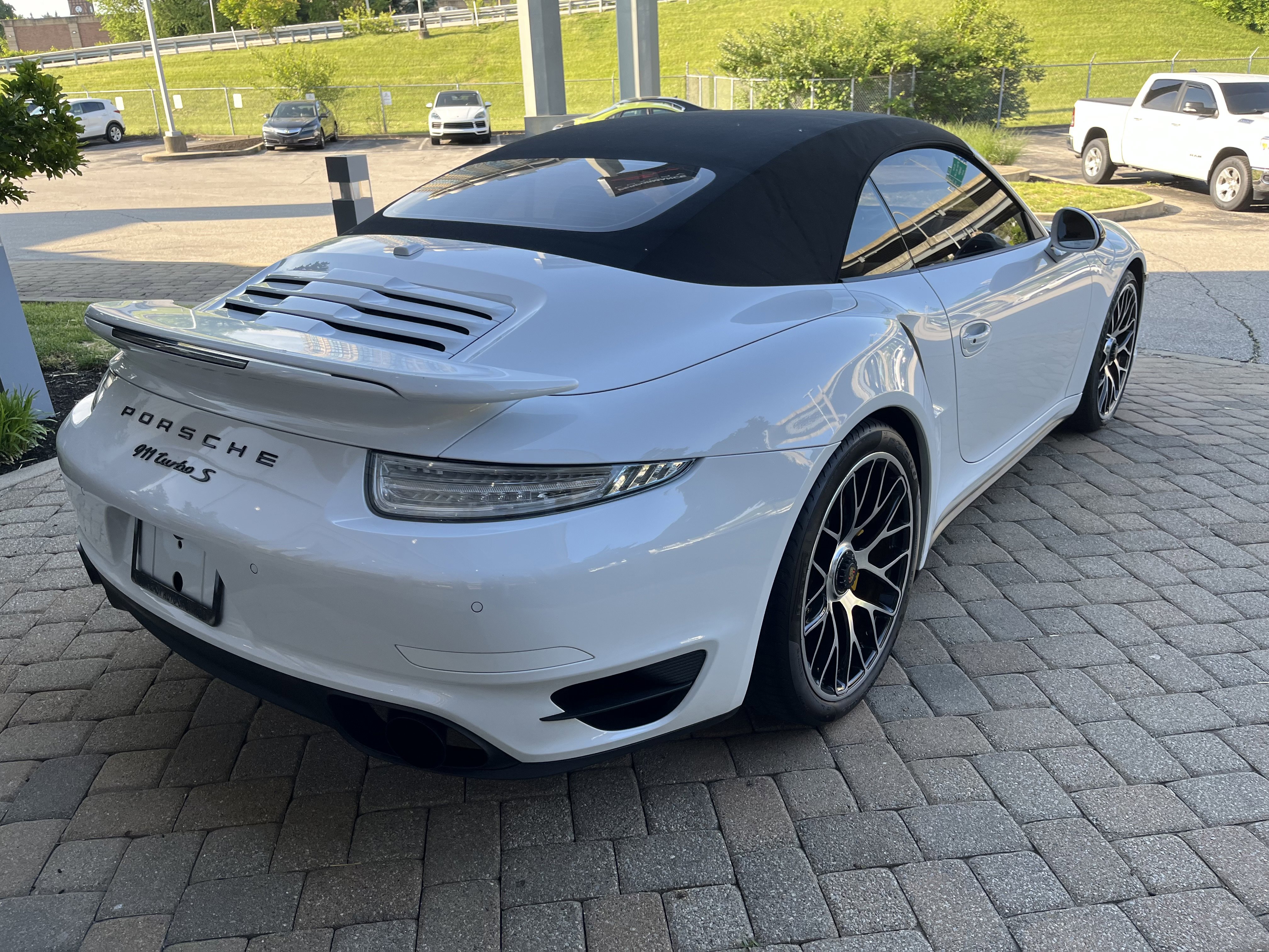Used 2015 Porsche 911 Turbo S w/ High-end Infotainment Package AWD/4WD image 13