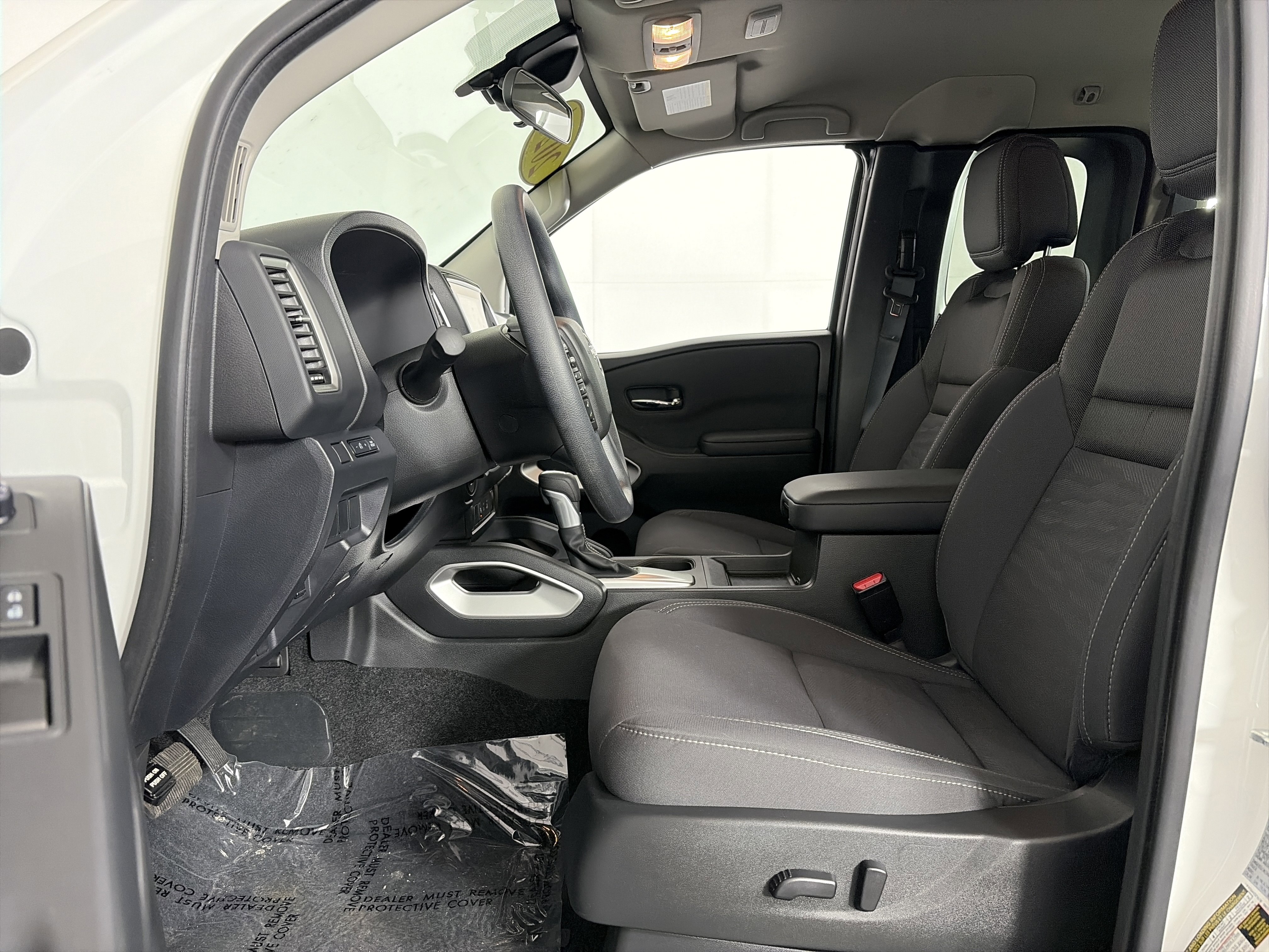 Used 2024 Nissan Frontier SV w/ Technology Package image 3