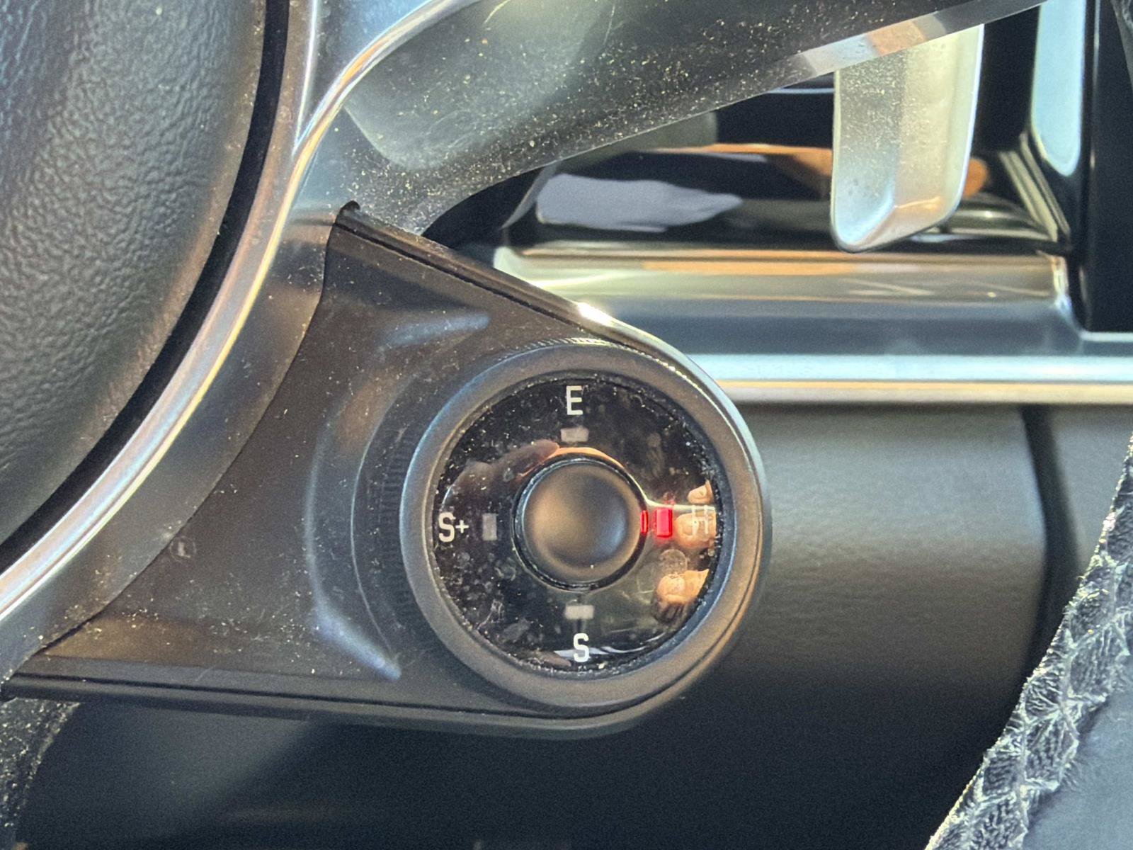 Used 2019 Porsche Panamera 4 AWD/4WD image 29