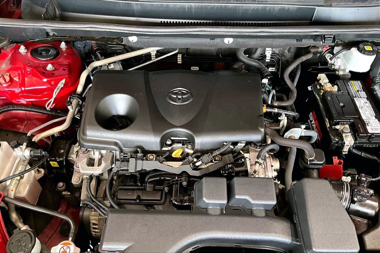 Used 2022 Toyota RAV4 LE FWD image 32