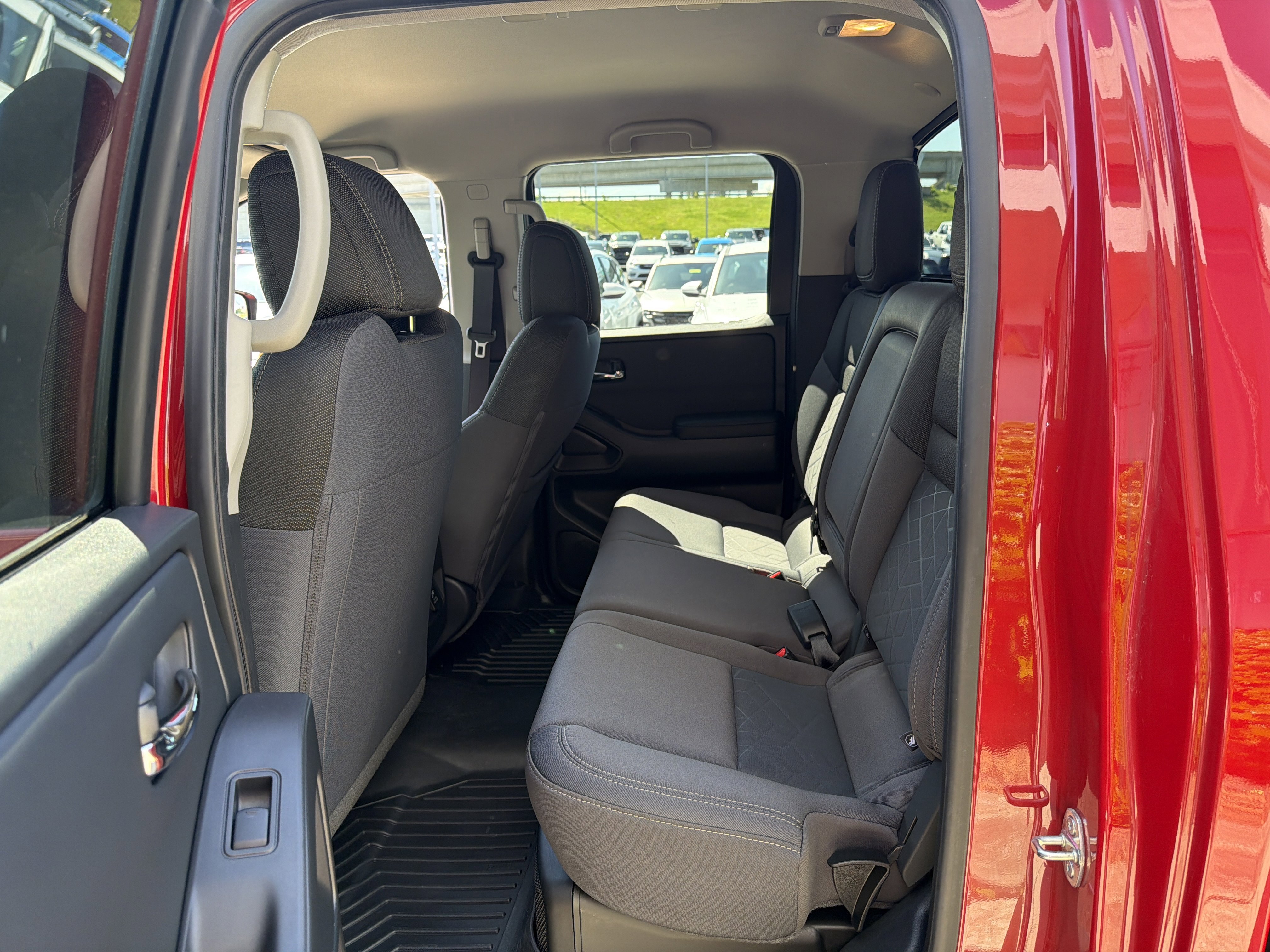 Used 2025 Nissan Frontier SV w/ SV Convenience Package AWD/4WD image 25