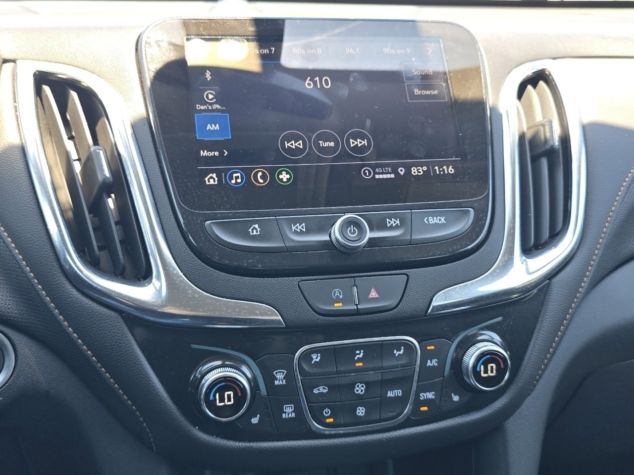 Used 2024 Chevrolet Equinox Premier AWD/4WD image 28