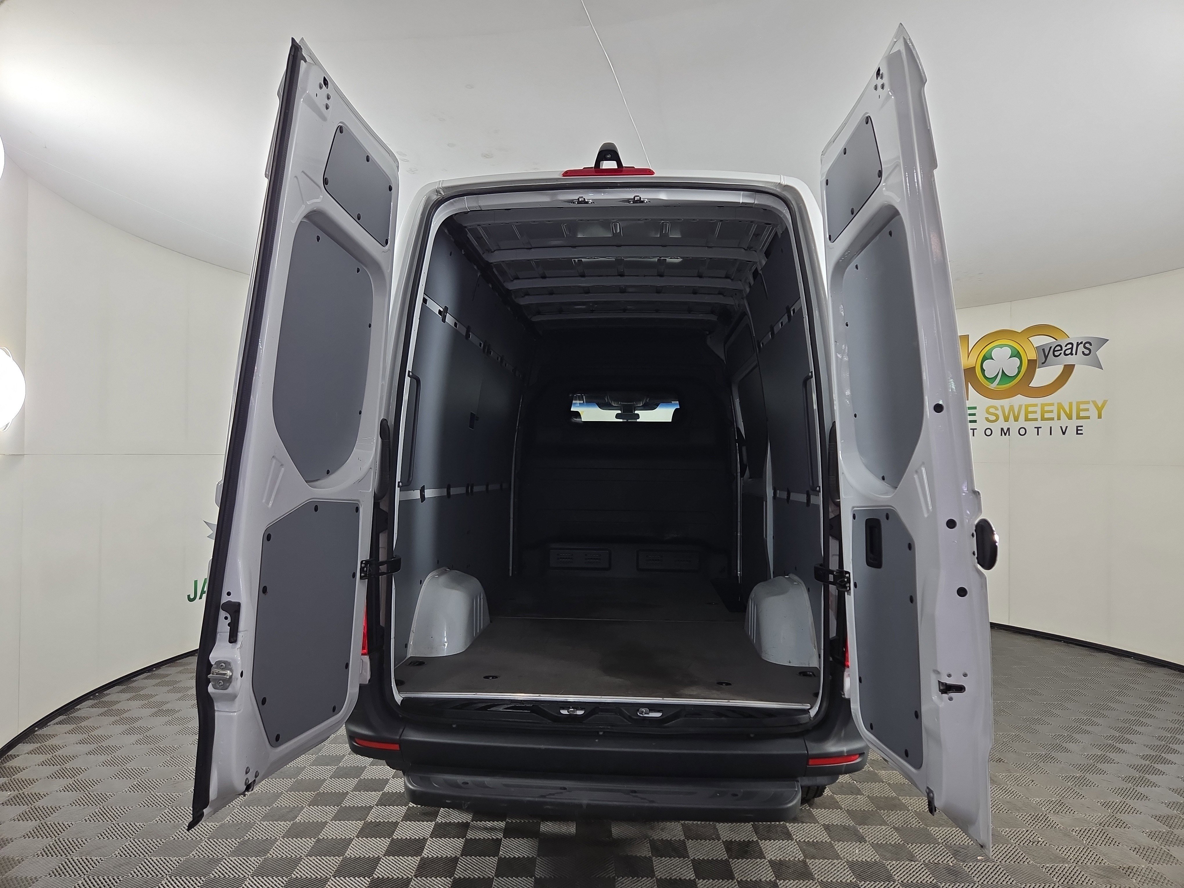 Used 2025 Mercedes-Benz Sprinter 2500 image 31