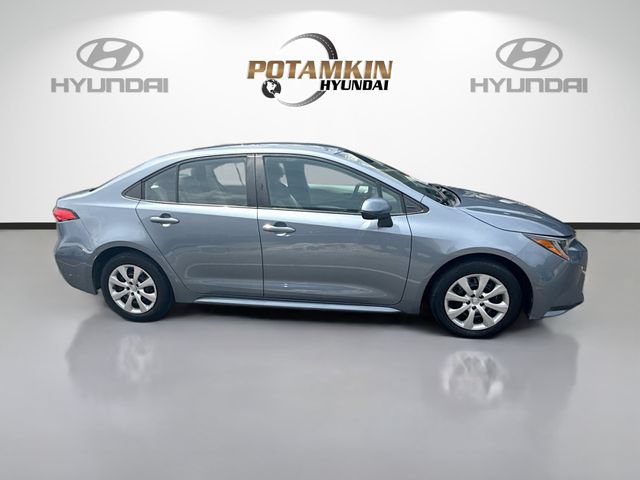 Used 2022 Toyota Corolla LE FWD image 4
