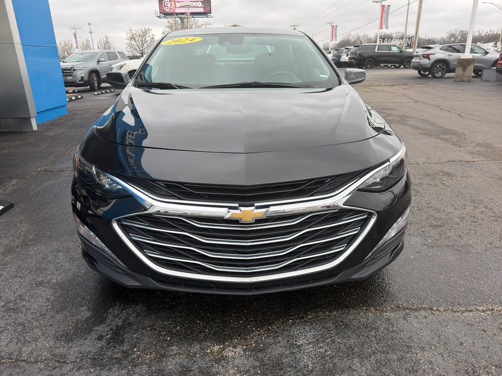 Used 2024 Chevrolet Malibu LT image 2