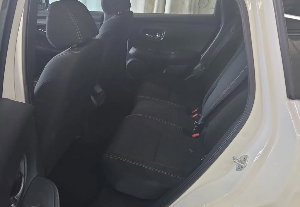 Used 2023 Honda HR-V Sport image 8