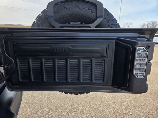 Used 2025 Jeep Wrangler Unlimited Rubicon image 40